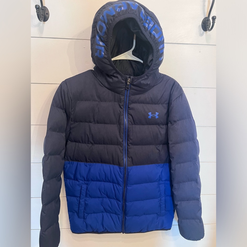 Under Armour Boys' Pronto Size Large, Never worn